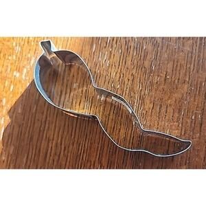 Chili Pepper Cookie Cutter‎ 4.75 inch, Ann Clark, Tin Plated Steel